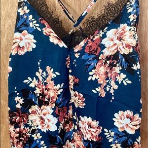 Lily White Sz small floral polyester blend spaghetti strap top (teal green)
